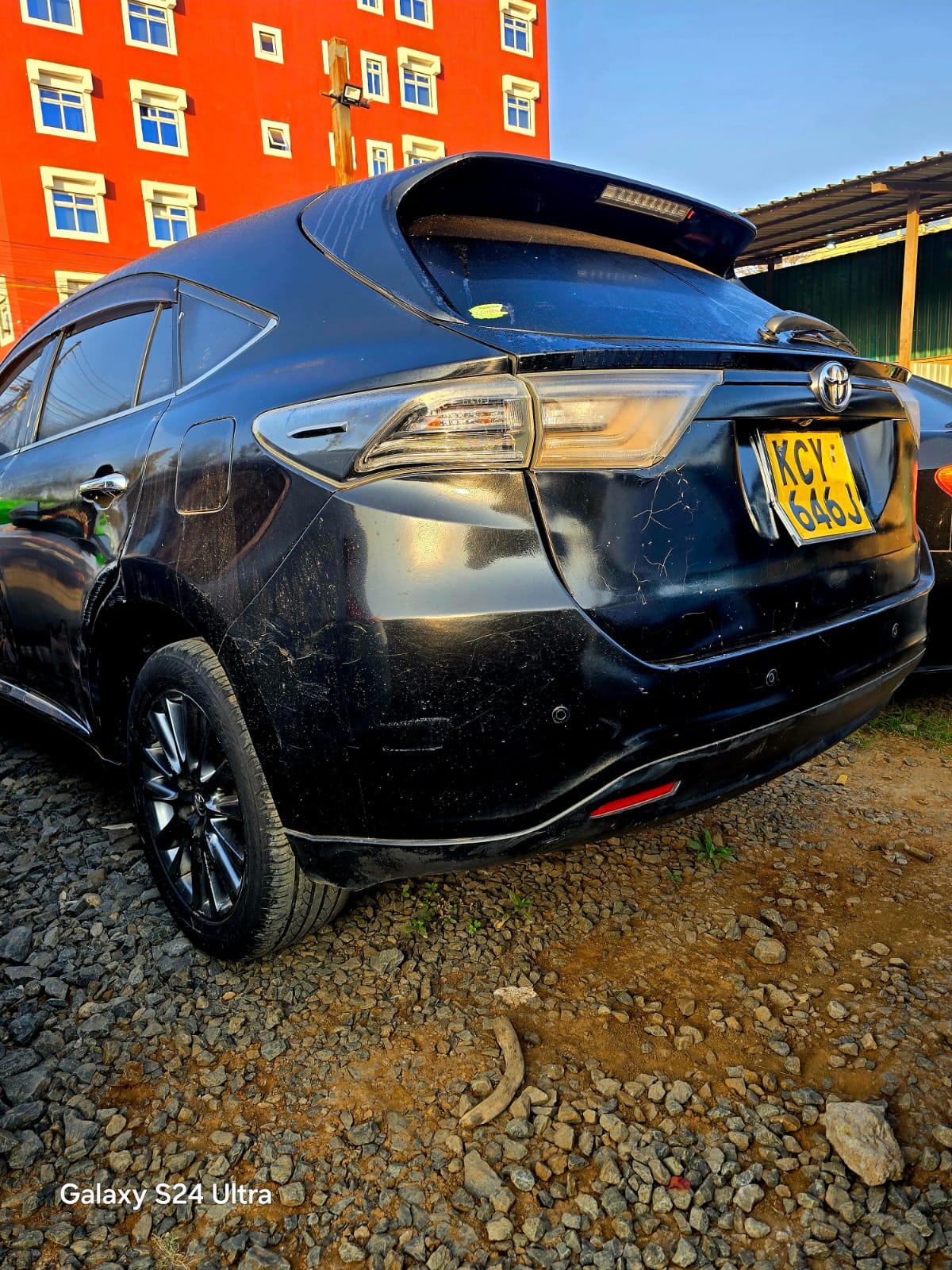 Toyota Harrier image 4